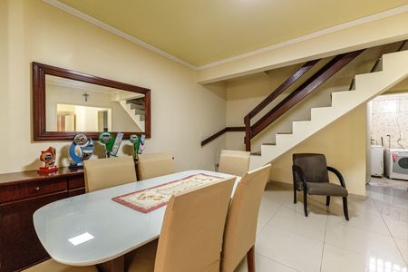 Casa à venda com 240m², 3 quartos e 4 vagas Casa à venda com 240m², 3 quartos e 4 vagasSala 2