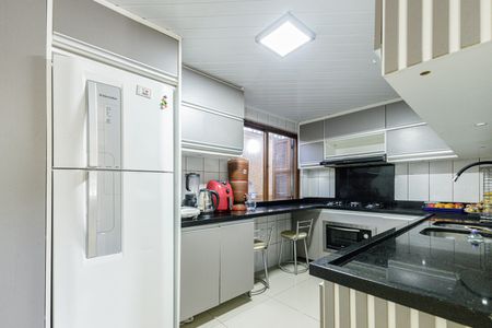 Casa à venda com 240m², 3 quartos e 4 vagas Casa à venda com 240m², 3 quartos e 4 vagasCozinha