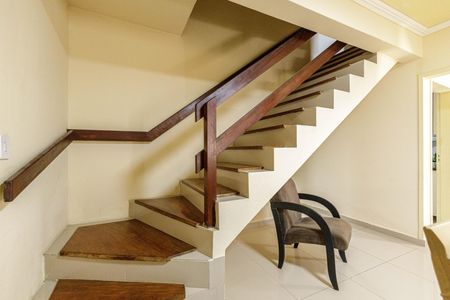 Casa à venda com 240m², 3 quartos e 4 vagas Casa à venda com 240m², 3 quartos e 4 vagasSala 2