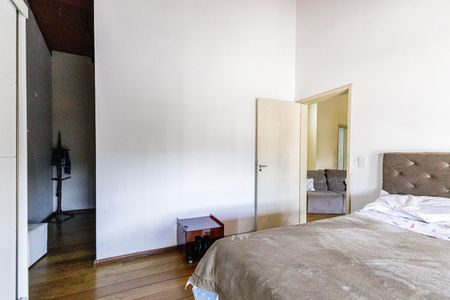 Casa à venda com 240m², 3 quartos e 4 vagas Casa à venda com 240m², 3 quartos e 4 vagasSuíte