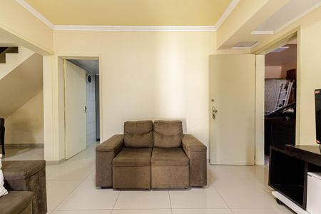 Casa à venda com 240m², 3 quartos e 4 vagas Casa à venda com 240m², 3 quartos e 4 vagasSala