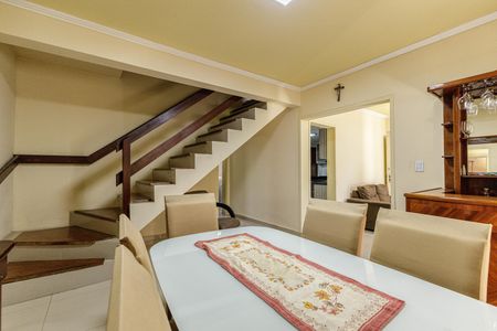 Casa à venda com 240m², 3 quartos e 4 vagas Casa à venda com 240m², 3 quartos e 4 vagasSala 2