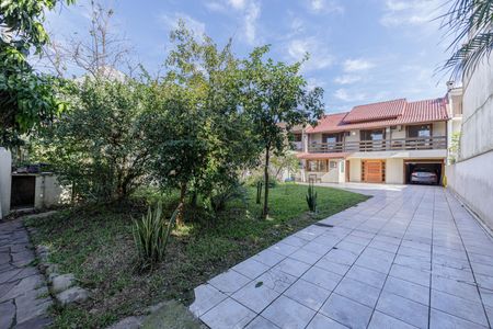 Casa à venda com 240m², 3 quartos e 4 vagas Casa à venda com 240m², 3 quartos e 4 vagasFachada