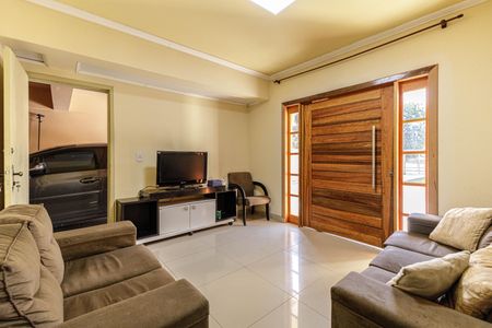 Casa à venda com 240m², 3 quartos e 4 vagas Casa à venda com 240m², 3 quartos e 4 vagasSala