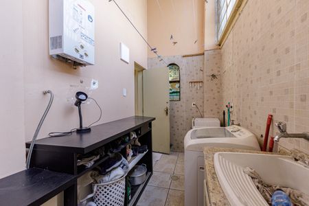 Casa à venda com 240m², 3 quartos e 4 vagas Casa à venda com 240m², 3 quartos e 4 vagasÁrea de Serviço