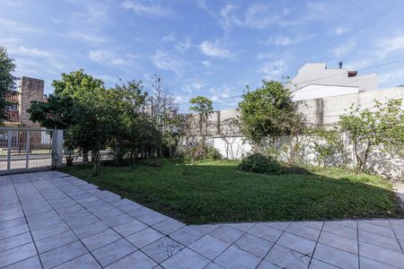 Casa à venda com 240m², 3 quartos e 4 vagas Casa à venda com 240m², 3 quartos e 4 vagasJardim