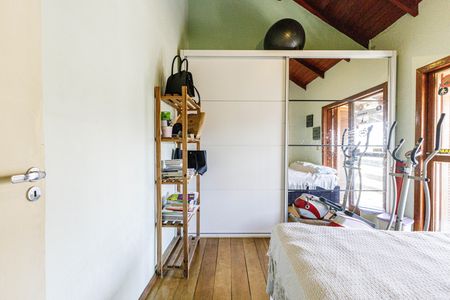 Casa à venda com 240m², 3 quartos e 4 vagas Casa à venda com 240m², 3 quartos e 4 vagasQuarto 2