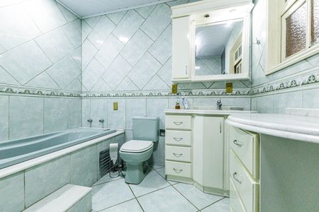 Casa à venda com 240m², 3 quartos e 4 vagas Casa à venda com 240m², 3 quartos e 4 vagasBanheiro da Suíte