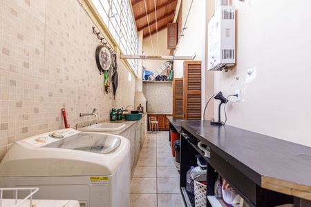 Casa à venda com 240m², 3 quartos e 4 vagas Casa à venda com 240m², 3 quartos e 4 vagasÁrea de Serviço