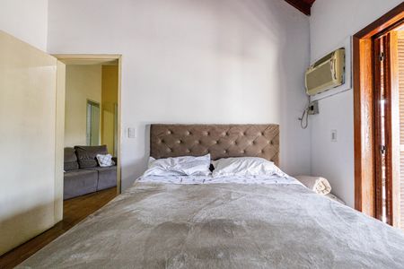 Casa à venda com 240m², 3 quartos e 4 vagas Casa à venda com 240m², 3 quartos e 4 vagasSuíte