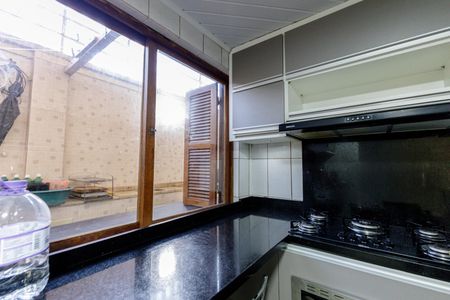 Casa à venda com 240m², 3 quartos e 4 vagas Casa à venda com 240m², 3 quartos e 4 vagasCozinha