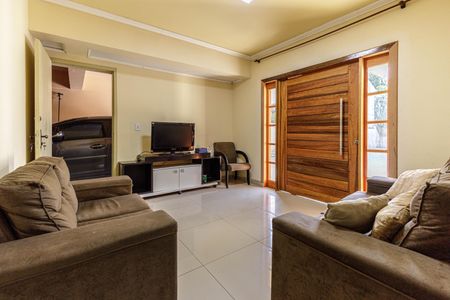 Casa à venda com 240m², 3 quartos e 4 vagas Casa à venda com 240m², 3 quartos e 4 vagasSala