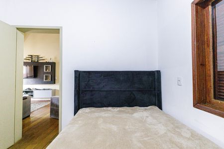 Casa à venda com 240m², 3 quartos e 4 vagas Casa à venda com 240m², 3 quartos e 4 vagasQuarto 1