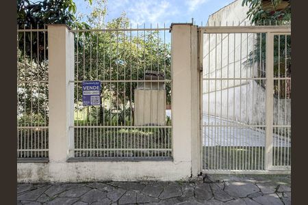 Casa à venda com 240m², 3 quartos e 4 vagas Casa à venda com 240m², 3 quartos e 4 vagasPlaquinha Instalada na data 06/07 com código THMW-23