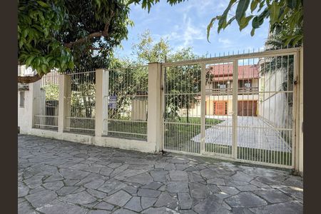 Casa à venda com 240m², 3 quartos e 4 vagas Casa à venda com 240m², 3 quartos e 4 vagasFachada