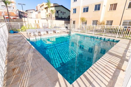 Apartamento para alugar com 32m², 2 quartos e sem vaga Apartamento para alugar com 32m², 2 quartos e sem vagaÁrea comum - Piscina