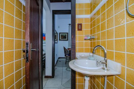 Casa à venda com 167m², 3 quartos e 2 vagasLavabo