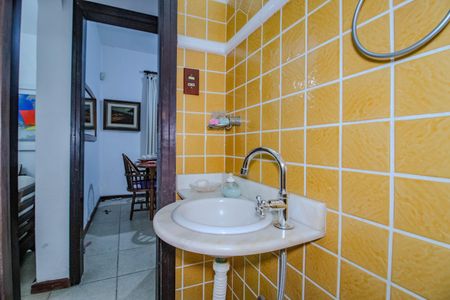 Casa à venda com 167m², 3 quartos e 2 vagasLavabo