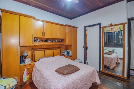 Casa à venda com 167m², 3 quartos e 2 vagasSuíte