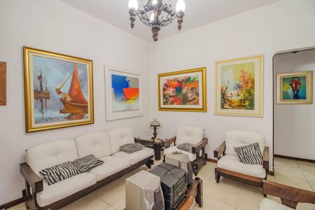 Casa à venda com 167m², 3 quartos e 2 vagasSala