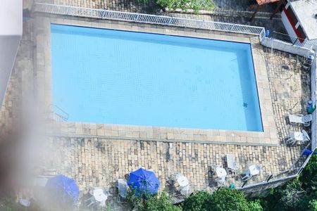 Apartamento à venda com 90m², 3 quartos e 1 vagaÁrea comum - Piscina