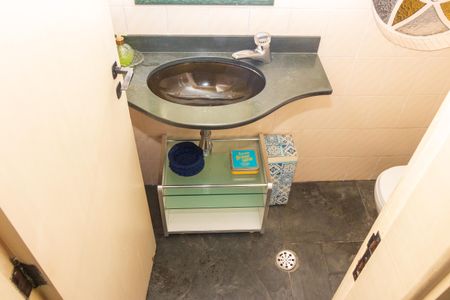 Casa à venda com 200m², 4 quartos e 2 vagasLavabo