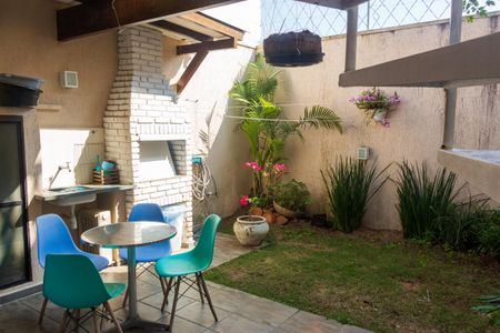 Casa à venda com 200m², 4 quartos e 2 vagasÁrea de Serviço/Jardim