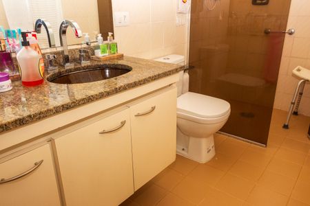 Casa à venda com 200m², 4 quartos e 2 vagasBanheiro da Suíte