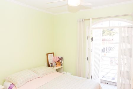 Casa à venda com 200m², 4 quartos e 2 vagasSuíte