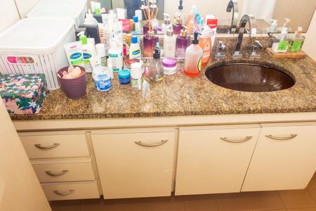 Casa à venda com 200m², 4 quartos e 2 vagasBanheiro da Suíte