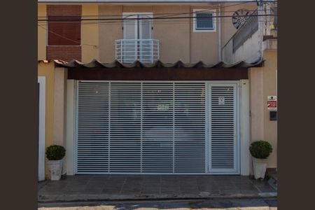 Casa à venda com 200m², 4 quartos e 2 vagasFachada