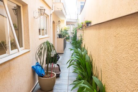 Casa à venda com 200m², 4 quartos e 2 vagasCorredor