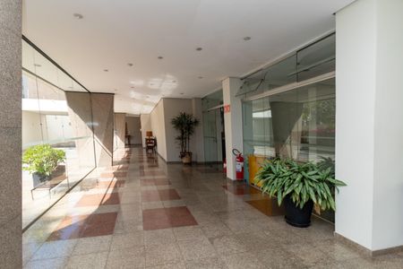 Apartamento para alugar com 200m², 4 quartos e 2 vagas Apartamento para alugar com 200m², 4 quartos e 2 vagasHall de Entrada