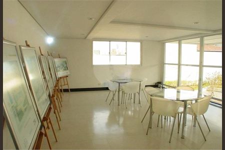 Apartamento à venda com 66m², 1 quarto e 1 vaga