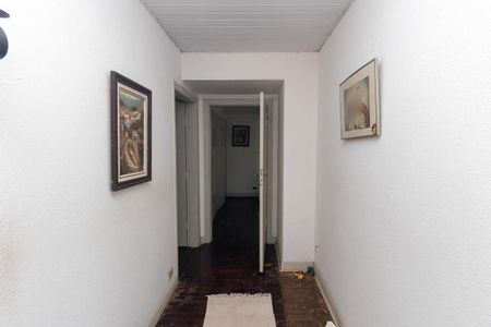 Casa à venda com 350m², 3 quartos e 3 vagasCorredor dos Quartos