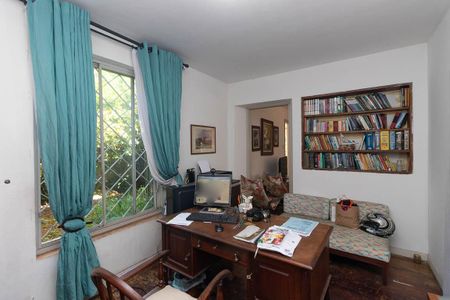 Casa à venda com 350m², 3 quartos e 3 vagasEscritório