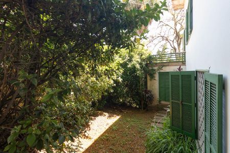 Casa à venda com 350m², 3 quartos e 3 vagasQuintal