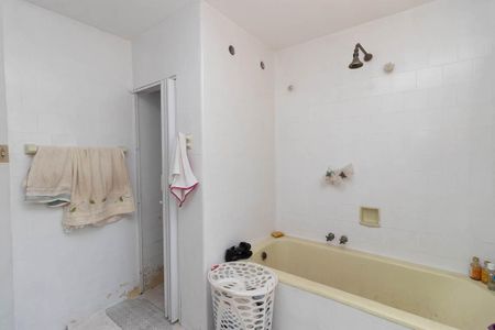 Casa à venda com 350m², 3 quartos e 3 vagasBanheiro Social