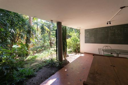 Casa à venda com 350m², 3 quartos e 3 vagasQuintal