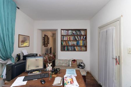 Casa à venda com 350m², 3 quartos e 3 vagasEscritório