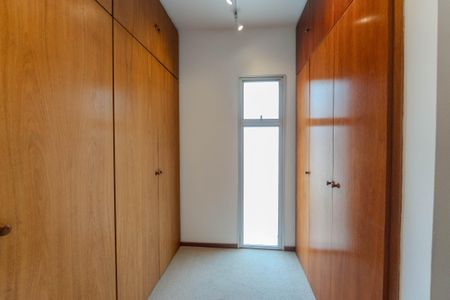 Apartamento à venda com 264m², 4 quartos e 3 vagasCloset da suíte 1