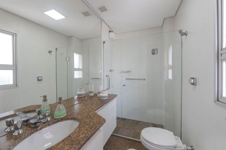 Apartamento à venda com 264m², 4 quartos e 3 vagasBanheiro 2