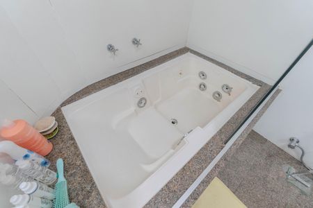 Apartamento à venda com 264m², 4 quartos e 3 vagasBanheiro 1