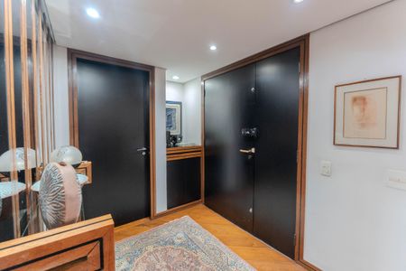 Apartamento à venda com 264m², 4 quartos e 3 vagasCorredor