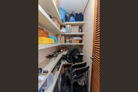 Apartamento à venda com 264m², 4 quartos e 3 vagasCozinha 1