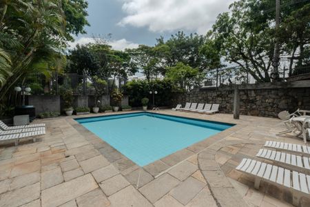 Apartamento à venda com 264m², 4 quartos e 3 vagasÁrea comum - Piscina