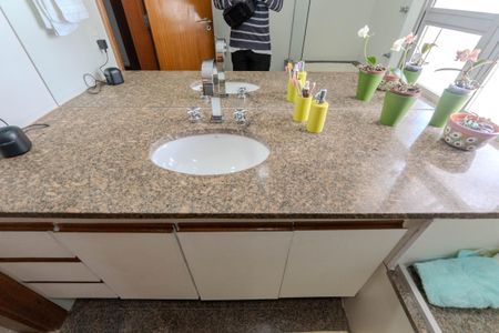 Apartamento à venda com 264m², 4 quartos e 3 vagasBanheiro 1