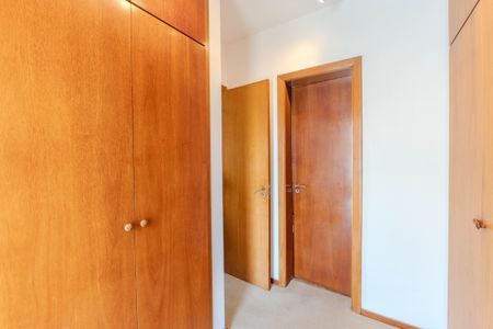 Apartamento à venda com 264m², 4 quartos e 3 vagasCloset da suíte 1