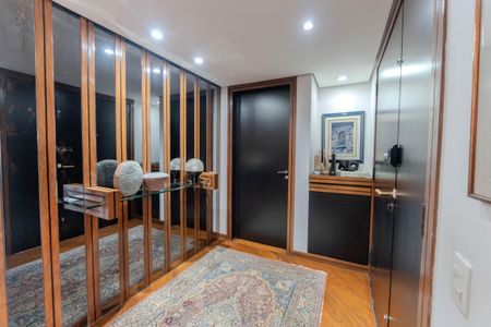 Apartamento à venda com 264m², 4 quartos e 3 vagasCorredor