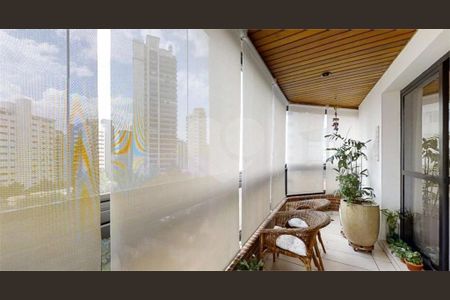 Apartamento à venda com 213m², 3 quartos e 3 vagas